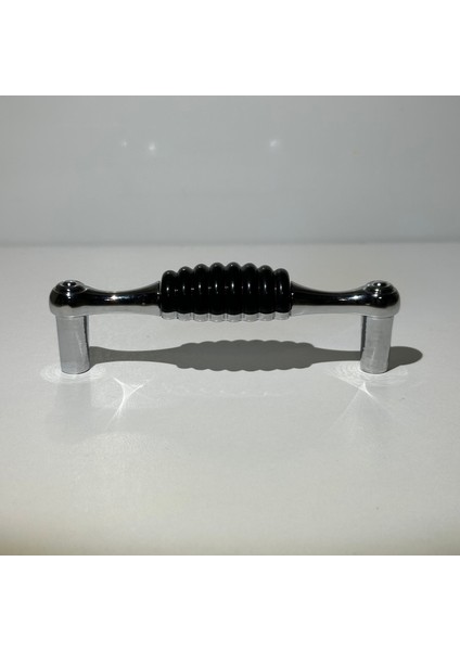 Parlak Krom Ortası Siyah Kulp. (96 Mm)