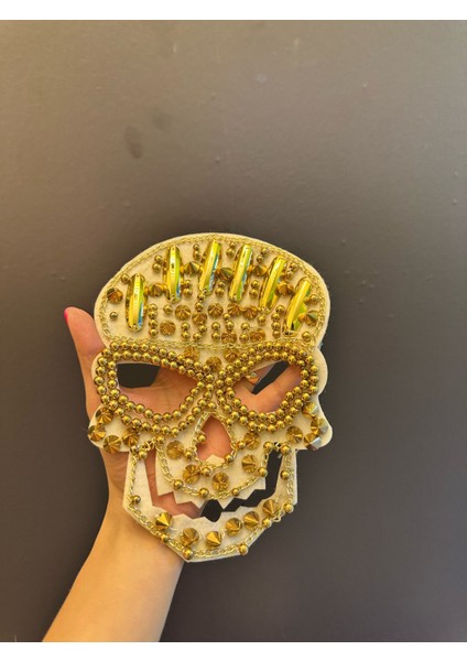 Altın Sarısı Boncuk Işleme Kuru Kafa Arma Dikiş Aplike 21X15 cm indirimleri