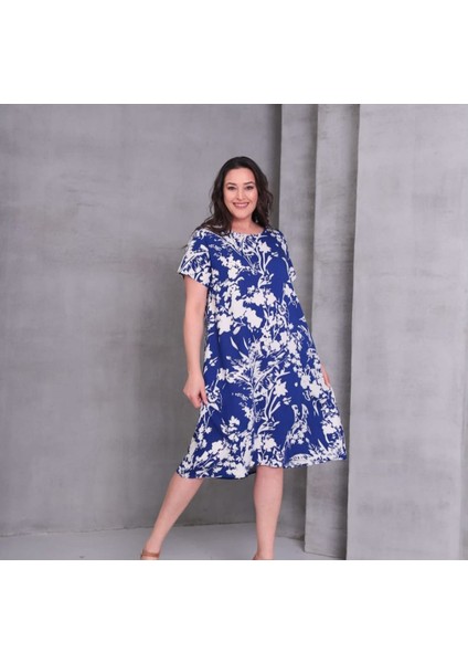 Kadın Büyük Beden Yuvarlak Yaka Çiçek Desenli Pamuk Elbise Mavi Beyaz