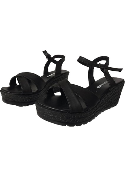 ŞNZ02-020 Kadın Bej Dolgu Topuk Günlük Şık Sandalet fiyatları