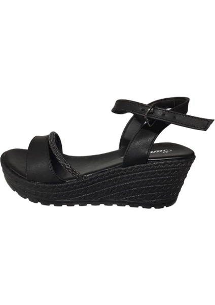 ŞNZ02-020 Kadın Bej Dolgu Topuk Günlük Şık Sandalet modelleri