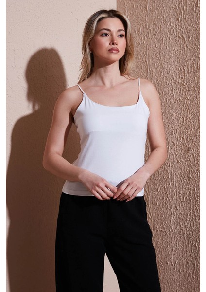 Beyaz Kadın Kolsuz T-Shirt 25Y0257K1 fiyatları