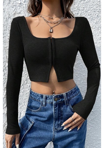 Kadın Siyah Uzun Kollu Agraflı Göğüs ve Göbek Dekolteli Crop Top Bluz