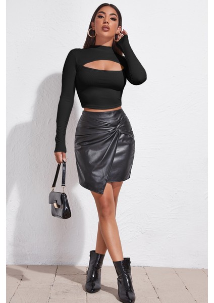 Kadın Siyah Göğüs Dekolteli Uzun Kollu Cut Out Crop Top Bluz