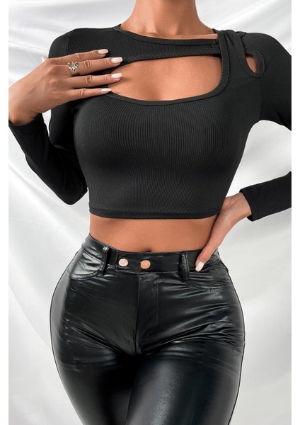 Kadın Siyah Göğüs Dekolteli Çapraz Askılı Uzun Kollu Crop Top Bluz