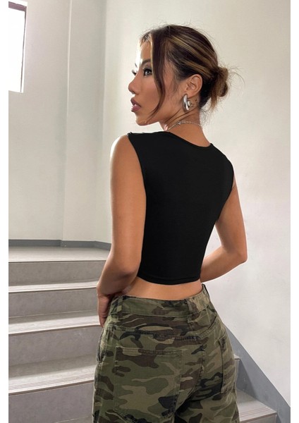 Kadın Siyah Kare Yaka Kalınlaşan Omuz Detaylı Crop Top Bluz