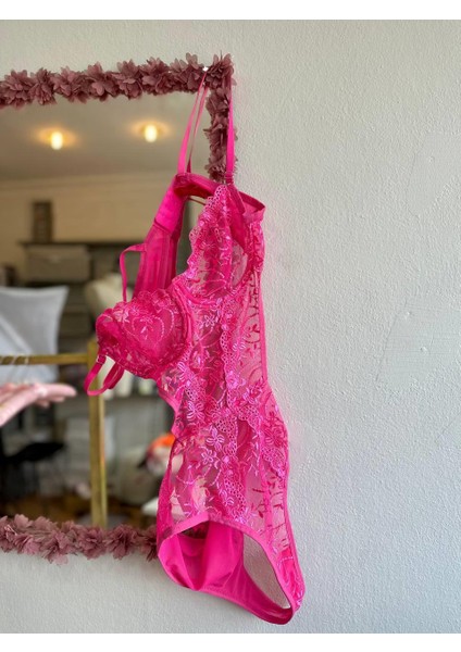 Çiçek Desenli Pembe Bodysuit