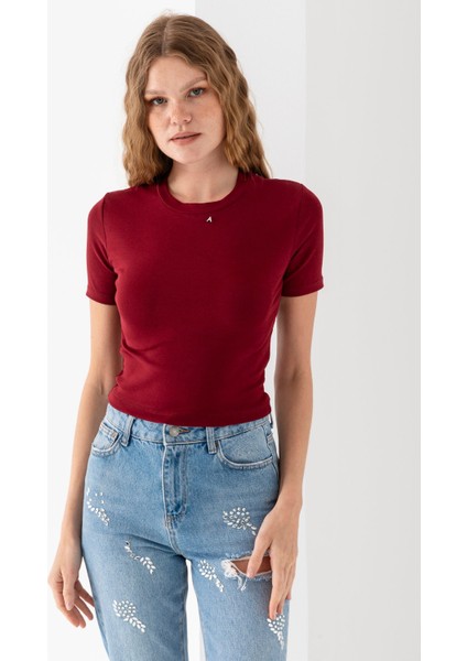 Kadın Bisiklet Yaka A Aksesuarlı Crop T-Shirt Bordo - 25792 fiyatları
