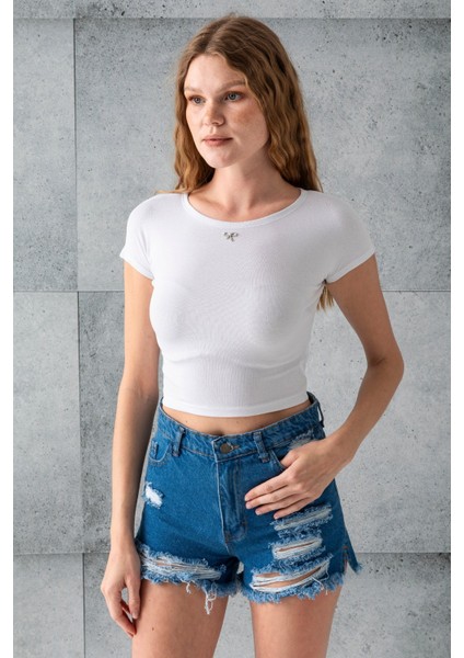 Kadın Bisiklet Yaka Fiyonk Aksesuarlı Crop T-Shirt Beyaz - 25805 fiyatları