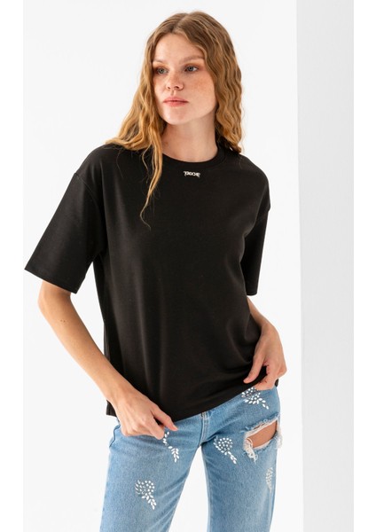 Kadın Bisiklet Yaka Kroche Aksesuarlı T-Shirt Siyah - 25779 indirimleri