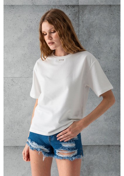 Kadın Bisiklet Yaka Kroche Aksesuarlı T-Shirt Beyaz - 25779 fırsatları