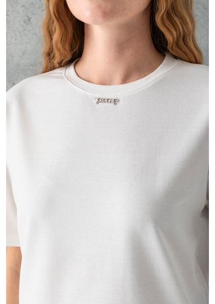 Kadın Bisiklet Yaka Kroche Aksesuarlı T-Shirt Beyaz - 25779 indirimleri