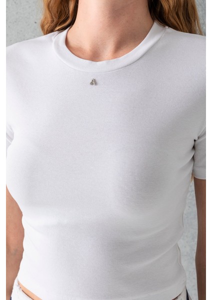 Kadın Bisiklet Yaka A Aksesuarlı Crop T-Shirt Beyaz - 25792 modelleri