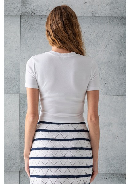 Kadın Bisiklet Yaka A Aksesuarlı Crop T-Shirt Beyaz - 25792 fırsatları