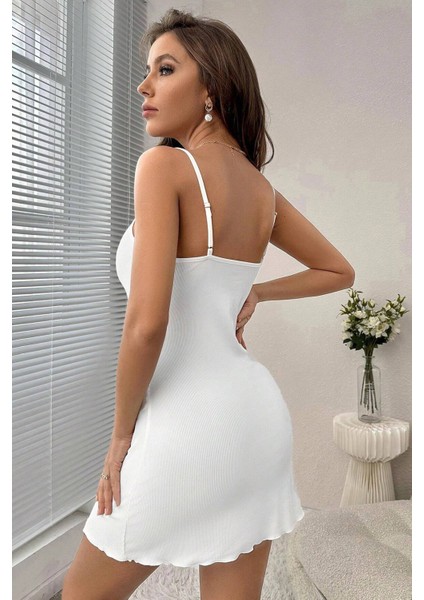 Kadın Beyaz Göğüs Dantel Işlemeli Fitilli Kumaş Şık Gecelik fiyatları