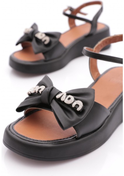 7004 Kadin Fiyonk Detayli Sandalet fırsatları
