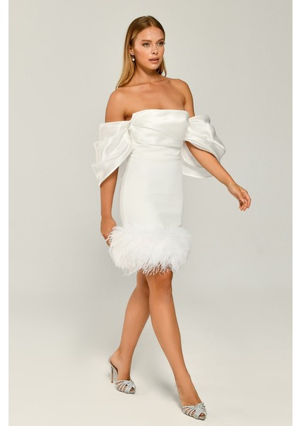 Alfa Beta Düşük Omuz Eteği Tüylü Saten Kısa Abiye Elbise MA-B6048