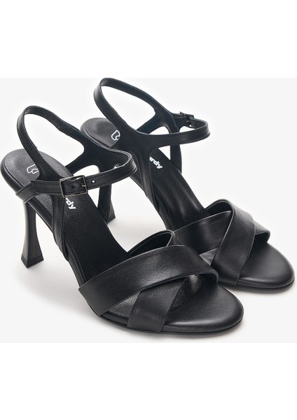 Blaze Siyah Hakiki Deri Kadın Topuklu Ayakkabı fırsatları