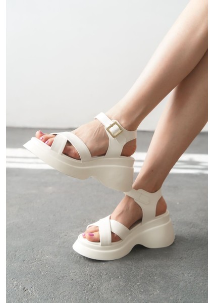 Kadın Nikita Kalın Tabanlı Sandalet - Beyaz fiyatları