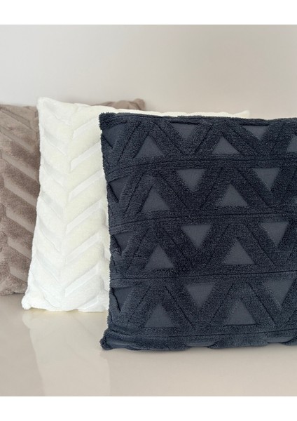 Punch Desenli Çift Taraflı Jakarlı Kırlent,1 ADET,43 x 43 cm ,füme,ekru,vizon modelleri