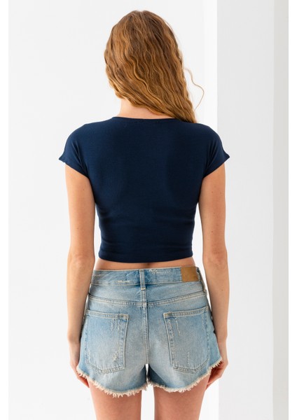 Kadın Bisiklet Yaka Fiyonk Aksesuarlı Crop T-Shirt Lacivert - 25805