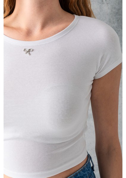 Kadın Bisiklet Yaka Fiyonk Aksesuarlı Crop T-Shirt Beyaz - 25805