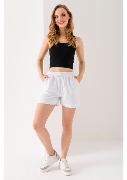 Kadın Beli Lastikli Cepli Pis Paça Kısa Şort Beyaz - 25YP 5322