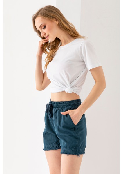 Kadın Beli Lastikli Cepli Pis Paça Kısa Şort Lacivert - 25YP 5322