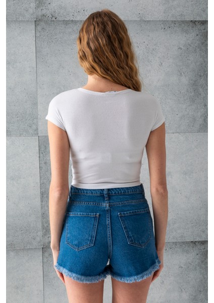 Kadın Bisiklet Yaka Fiyonk Aksesuarlı Crop T-Shirt Beyaz - 25805