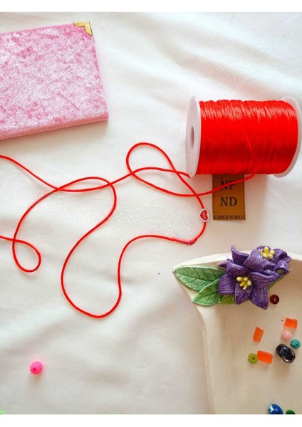 ENEFENDİ 4 Metre Kırmızı Floş Ip ve 10 Adet Gülen Yüz Yeşil Boncuk Bileklik Aparatı Sert Plastik Hediye modelleri