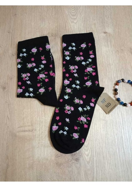 2 Çift Simli Pamuklu Siyah(Dikişsiz) Kırmızı Çiçekli(Dikişli) Soket Çorabı Yumuşak Kadın Çorap 36-40 modelleri