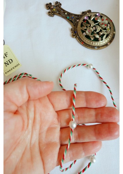 10 Adet Inci Boncuklu Marteniçka Ip Bileklik Kırmızı Yeşil Beyaz Hediye Şans Bahar Incili modelleri