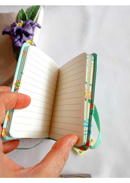 Defter Not Anı Hediye Kız Çocuk Genç Çizgili 80 Yaprak A7 Cep Boy Desenli Lastik Kapama Yeşil fiyatları