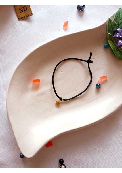 Bileklik Kartlı Yıldız Metal Altınsarısı Hediyelik Şans Bereket Arkadaş Bilekliği Siyah Ip fiyatları