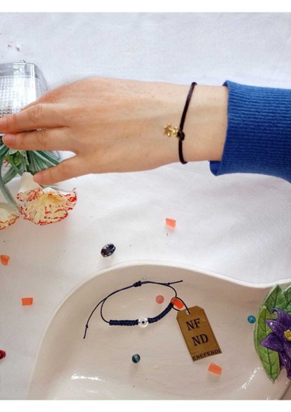 Bileklik Kartlı Yıldız Metal Altınsarısı Hediyelik Şans Bereket Arkadaş Bilekliği Siyah Ip modelleri