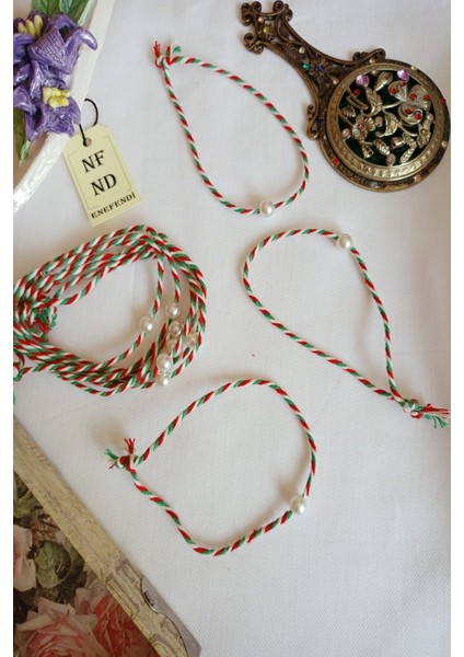 20 Adet Inci Boncuklu Marteniçka Ip Bileklik Kırmızı Yeşil Beyaz Hediye Şans Bahar Incili fiyatları
