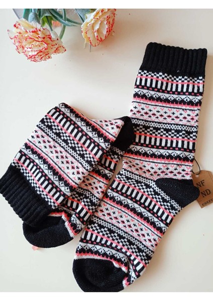 2 Çift Kalın Kışlık Yumuşak Çorap Yılbaşı Motif Etnik Desenli Kadın Çorabı Yeşil Siyahkırmızı 36-40 indirimleri