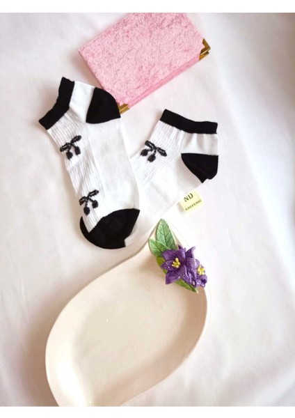 3 Çift Pamuklu Patik Çorap Burun Dikişsiz Soft Kısa Konç Desen Kadın Çorabı 36-40 Beyaz Siyah