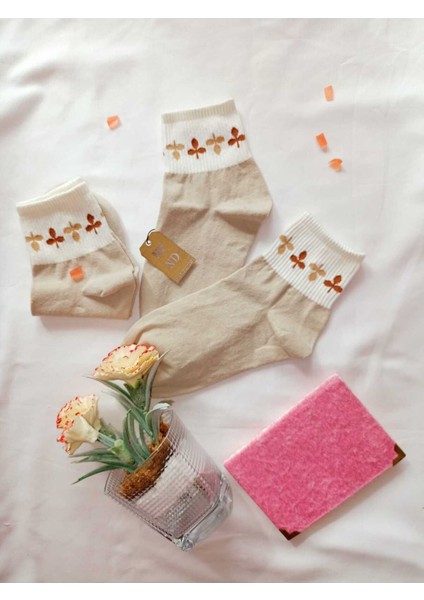 2 Çift Dikişsiz Pamuk Çorabı Soket Yumuşak Kadın Ekru Krem Çorap Hediye 36-40 fırsatları