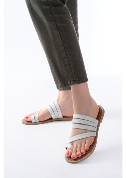 169-160 Beyaz Örgülü Ortopedik Taban Parmak Arası Deri Kadın Terlik modelleri