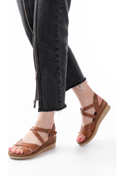 731-045 Beyaz Çapraz Deri Dolgu Topuklu Günlük Kadın Sandalet fiyatları