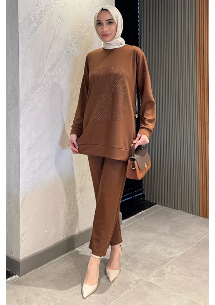 Ön Taşlı Bisiklet Yaka Büyük Beden Tesettür Tunik Pantolon Ikili Takım P-00016528