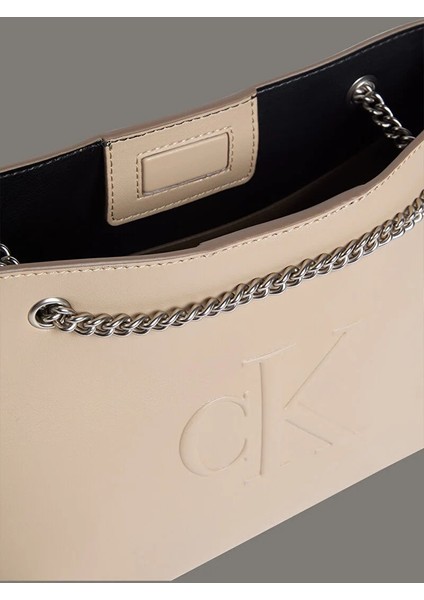 Sculpted Chaın Shoulder Bag