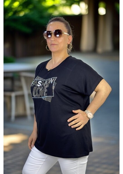 Sırtta Pencere Dedaylı Bisiklet Yaka Taş Işlemeli Rahat Kesim Yaka Büyük Beden Bluz fiyatları