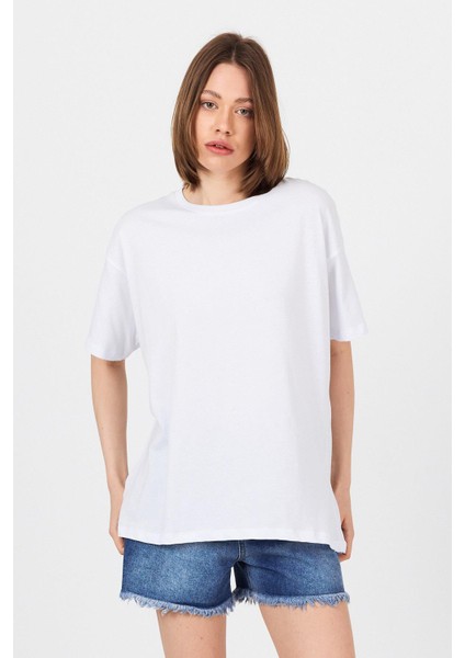Beyaz Omuz Yazı Baskılı %100 Pamuk Oversize Tişört 2150-30M fiyatları