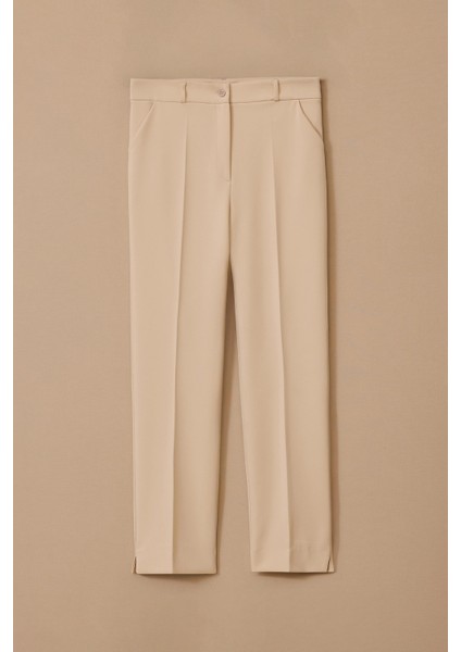 Kadın Düğmeli Yırtmaç Detaylı Pantolon - Bej