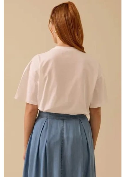 Kadın Motif Detaylı T-Shirt - Beyaz