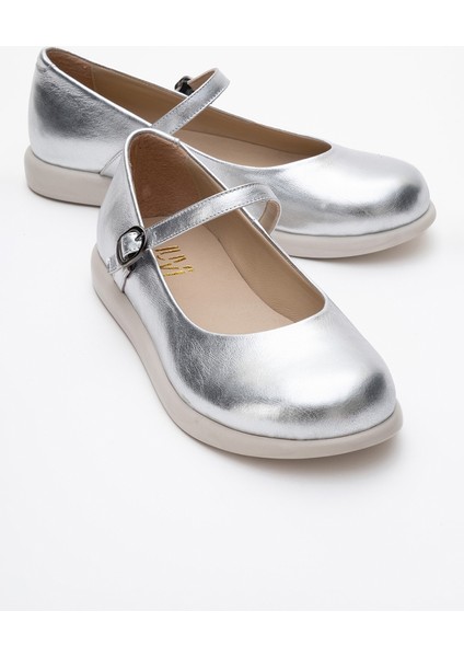 Anisa Beyaz Cilt Bantlı Deri Kadın Babet Ayakkabı