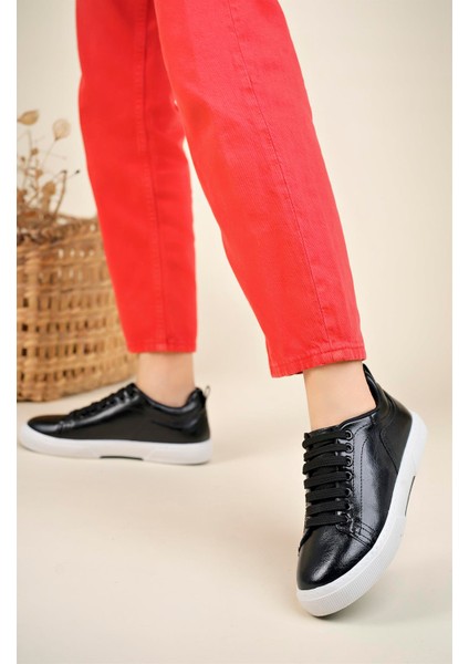 Bağcıklı Sneakers Siyah