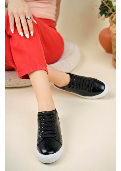 Bağcıklı Sneakers Siyah modelleri